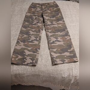 BNWOT: Camouflage Cargo Pants